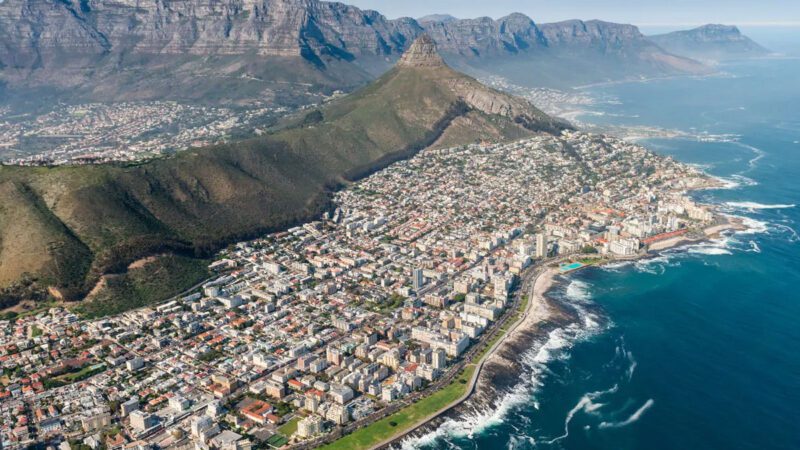 From flat-topped Table Mountain down to the blue waters of Table Bay, Cape Town is simply stunning